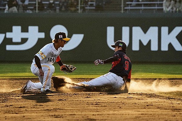 周東佑京の俊足や源田壮亮の決勝打などで連勝 ダルビッシュ有はライブ