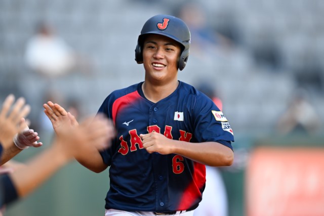 タイムリー二塁打を放った岩下慶士(兵庫夙川ボーイズ)