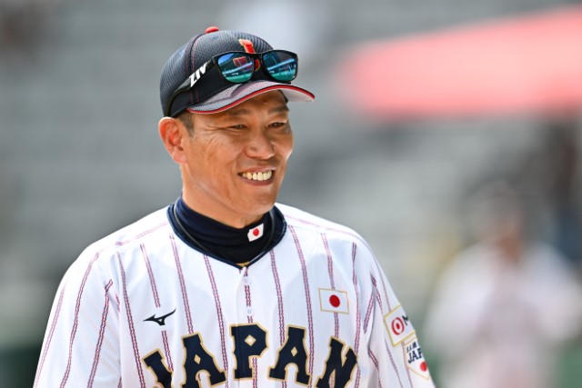昨年に続き指揮を執った井端弘和監督