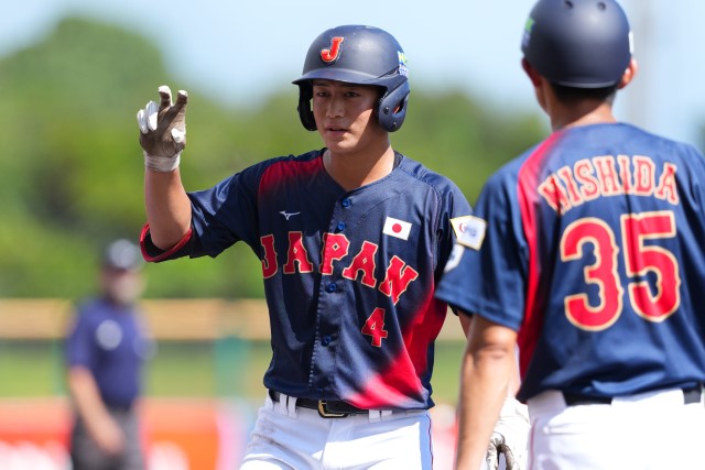 奥村凌大(横浜)はベストナイン(二塁手)を獲得