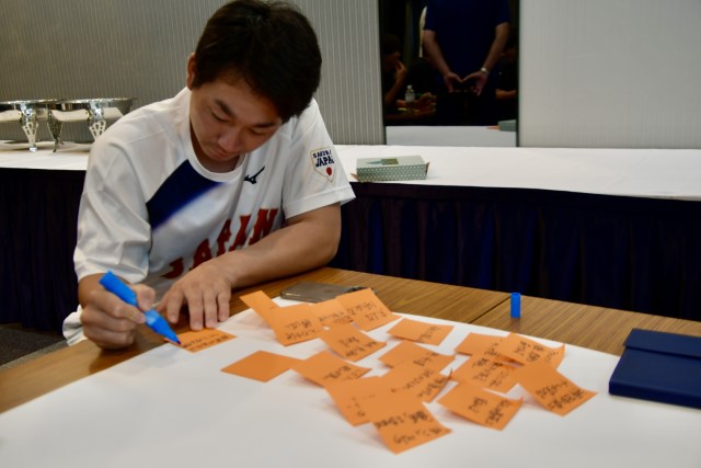 社会人野球の魅力を書き出す福井章吾(トヨタ自動車)