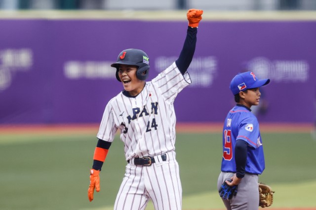 タイムリー二塁打を放った金田涼々(平成国際大)