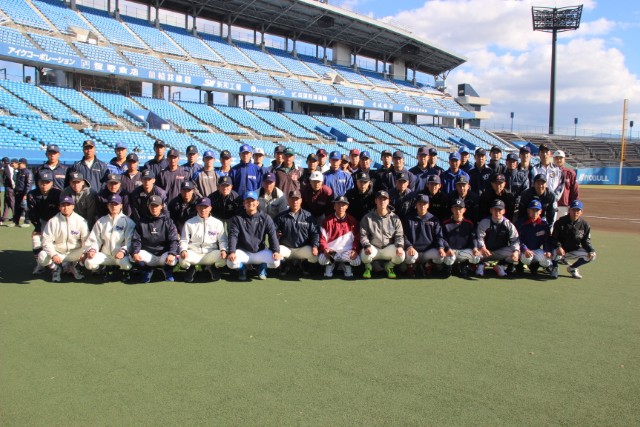 参加58選手で記念撮影